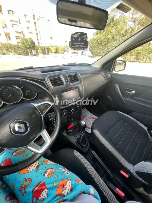 Renault Sandero Step Way 2018 White Used for Sale - 2