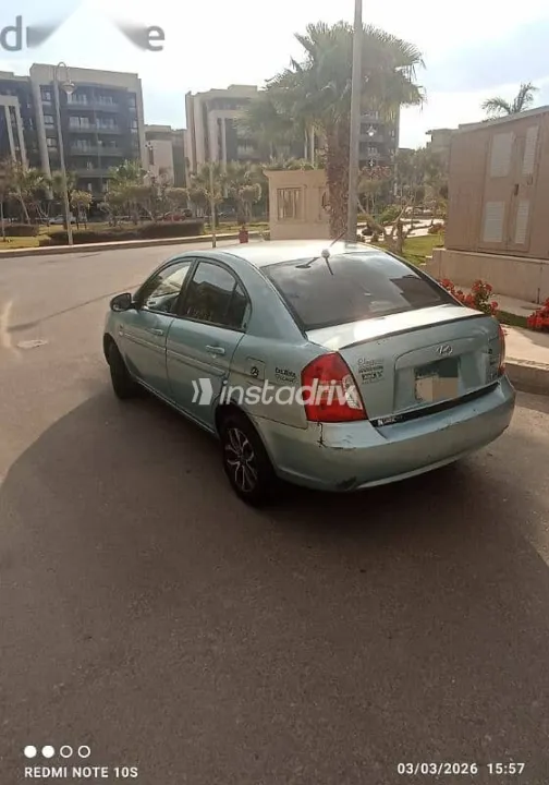 هيونداي اكسنت 2010 أزرق غامق مستعملة للبيع - 3