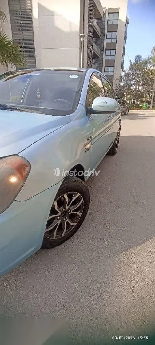 هيونداي اكسنت 2010 أزرق غامق مستعملة للبيع - 5