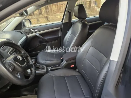 سكودا اوكتافيا 2013 أسود مستعملة للبيع - 4