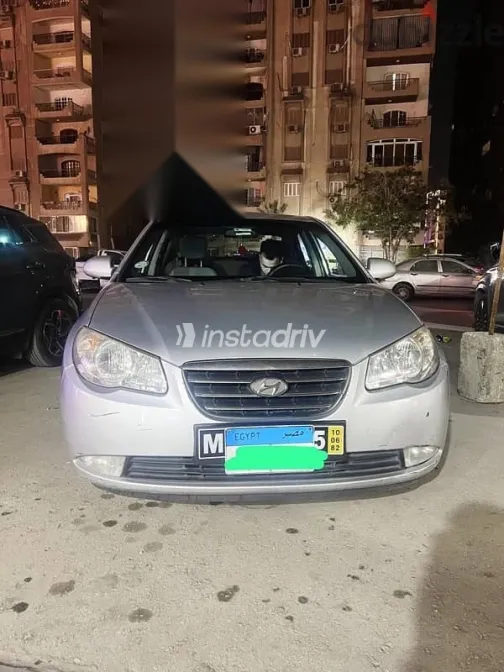 هيونداي افانتي 2009 فضي مستعملة للبيع - 2