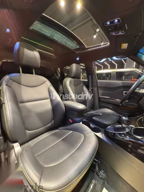 كيا سول 2014 فضي مستعملة للبيع - 9