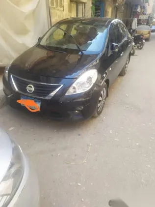 نيسان صنى 2013 أسود مستعملة للبيع