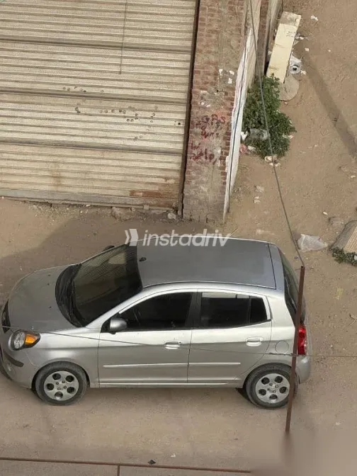 كيا بيكانتو 2011 فضي مستعملة للبيع - 1