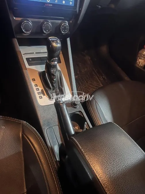 سكودا اوكتافيا A7 2015 موكا مستعملة للبيع - 5