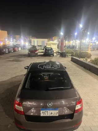 سكودا اوكتافيا A7 2015 موكا مستعملة للبيع