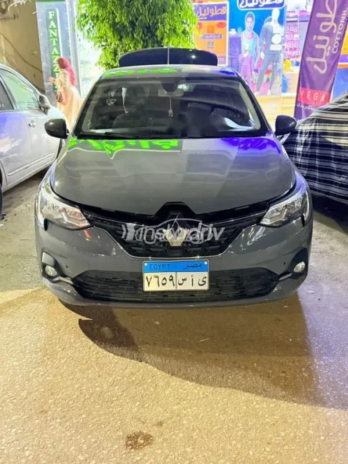 رينو تاليانت 2025 أبيض مستعملة للبيع - 1