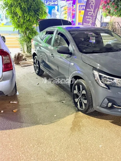 رينو تاليانت 2025 أبيض مستعملة للبيع - 3