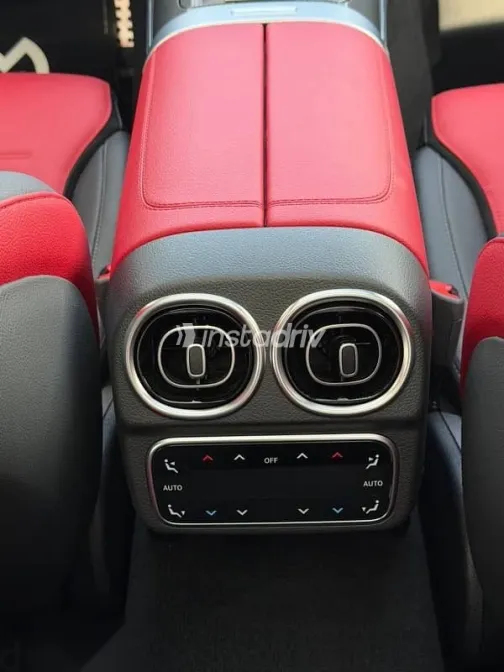 مرسيدس C 200 2026 أسود جديدة للبيع - 9