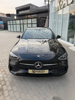 مرسيدس C 200 2026 أسود جديدة للبيع