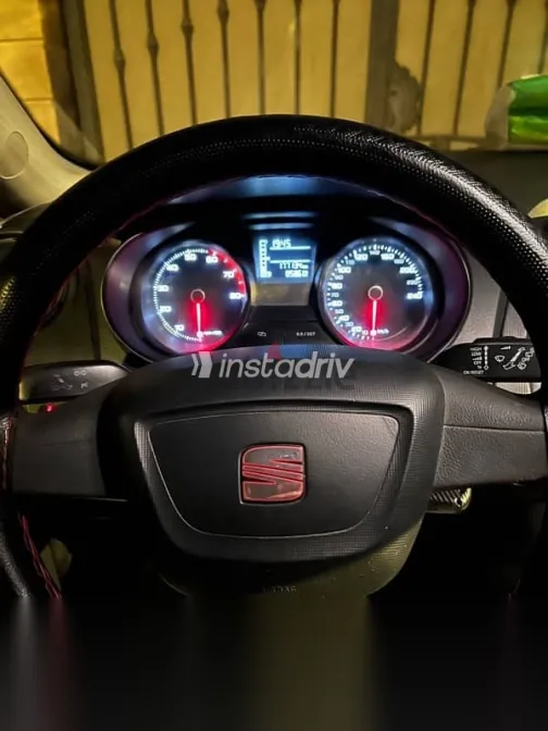 سيات ابيزا 2014 أحمر مستعملة للبيع - 9