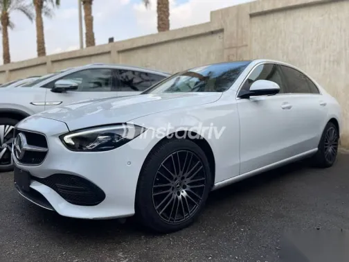 مرسيدس C 180 2023 أبيض مستعملة للبيع - 1