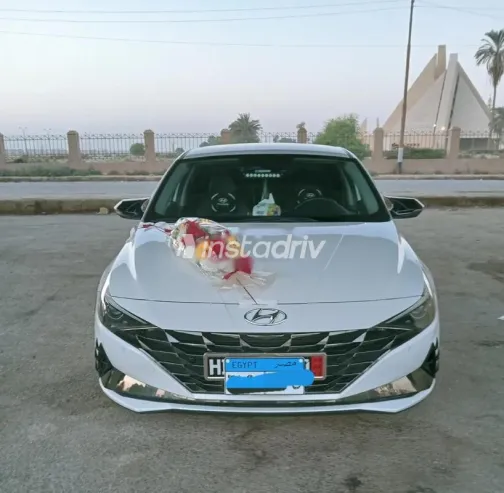 Hyundai Elantra CN7 2021 White Used for Sale - 1