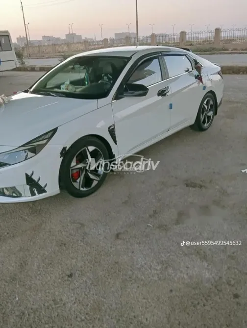 Hyundai Elantra CN7 2021 White Used for Sale - 2