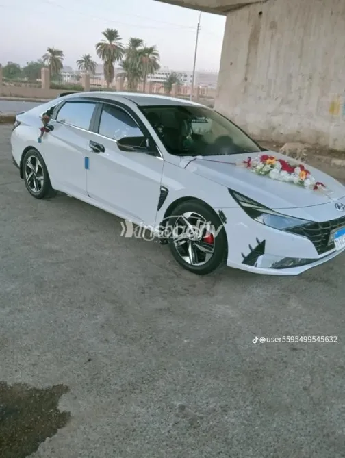 Hyundai Elantra CN7 2021 White Used for Sale - 3
