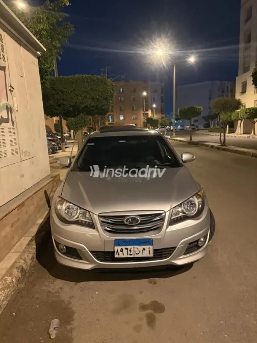 Hyundai Elantra HD 2021 White Used for Sale - 1