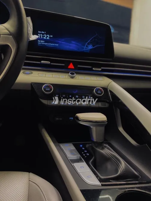 Hyundai Avante 2021 White Used for Sale - 5