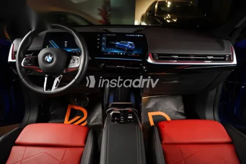 بي ام دبليو X1 2025 أزرق غامق مستعملة للبيع - 6