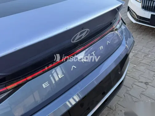 هيونداي إلنترا 2025 رمادي جديدة للبيع - 2