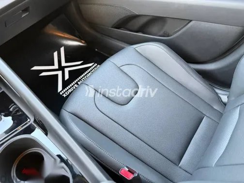 هيونداي إلنترا 2025 رمادي جديدة للبيع - 5