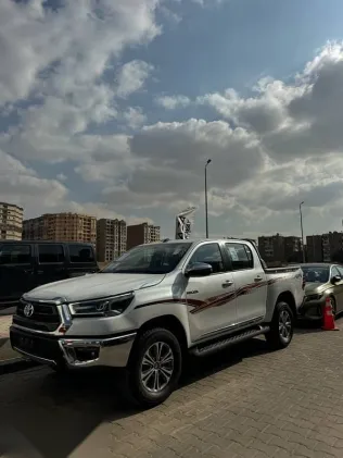 تويوتا هايلكس 2026 أبيض جديدة للبيع