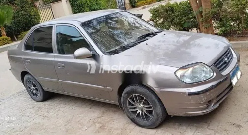 هيونداي فيرنا 2013 رمادي مستعملة للبيع - 2