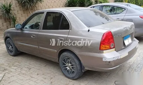 هيونداي فيرنا 2013 رمادي مستعملة للبيع - 3