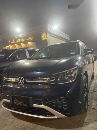 فولكس فاغن اي دي 6 2024 أزرق غامق جديدة للبيع