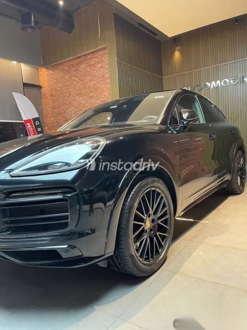 بورش كايين 2022 أسود مستعملة للبيع - 2