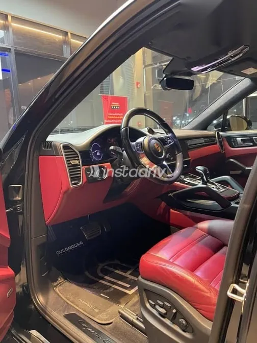 بورش كايين 2022 أسود مستعملة للبيع - 4