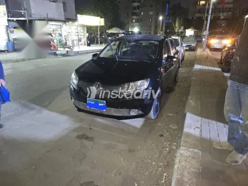 رينو لوجان 2015 أسود مستعملة للبيع - 3