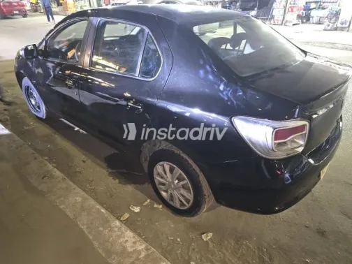 رينو لوجان 2015 أسود مستعملة للبيع - 5