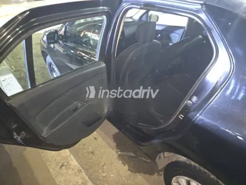 رينو لوجان 2015 أسود مستعملة للبيع - 6