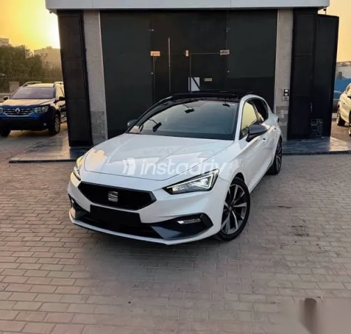 Seat Leon 2021 White Used for Sale - 1
