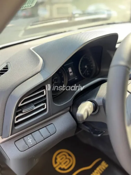 هيونداي إلنترا 2026 أبيض جديدة للبيع - 4