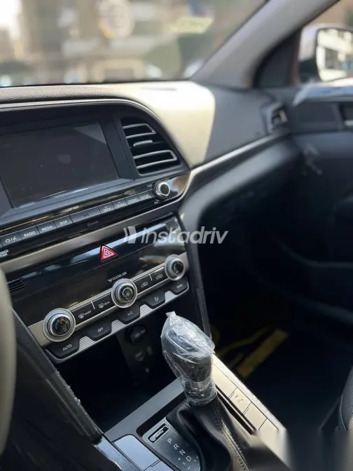 هيونداي إلنترا 2026 أبيض جديدة للبيع - 6