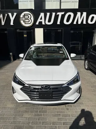 هيونداي إلنترا 2026 أبيض جديدة للبيع