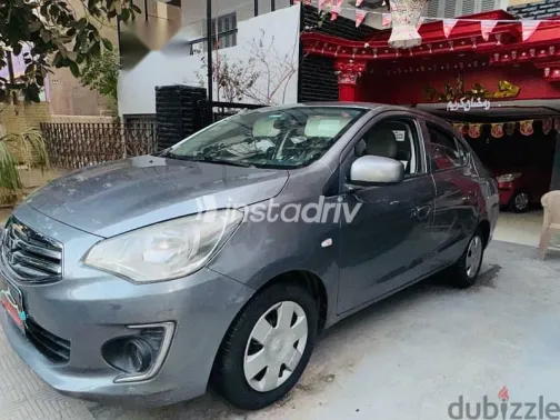 ميتسوبيشي اتراج 2015 رمادي مستعملة للبيع - 4