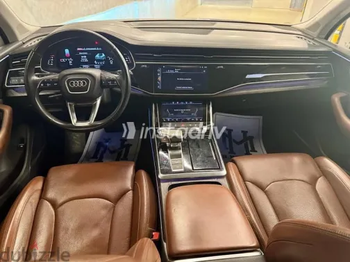 اودي Q7 2021 أزرق غامق مستعملة للبيع - 2