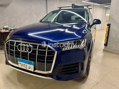اودي Q7 2021 أزرق غامق مستعملة للبيع - 5