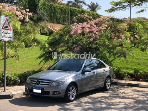 مرسيدس C 200 2007 رمادي مستعملة للبيع - 1