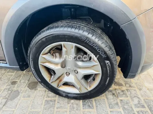 Renault Sandero 2021 Gold Used for Sale - 2