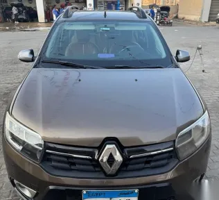 رينو سانديرو 2021 ذهبي مستعملة للبيع