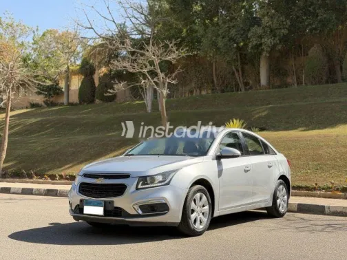 شيفروليه كروز 2016 فضي مستعملة للبيع - 1