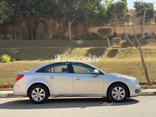 شيفروليه كروز 2016 فضي مستعملة للبيع - 2