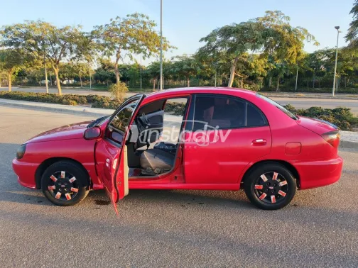 كيا ريو 2001 أحمر مستعملة للبيع - 3