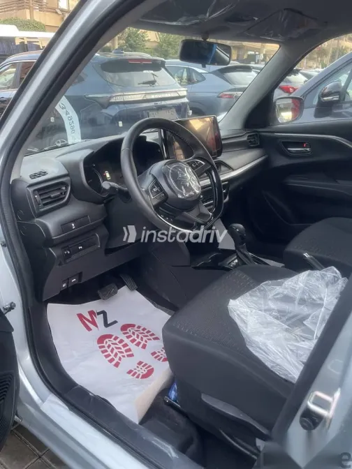 سوزوكى سويفت 2026 فضي جديدة للبيع - 4