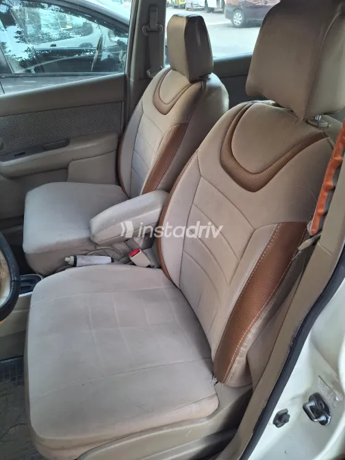 نيسان تيدا 2006 أبيض مستعملة للبيع - 5