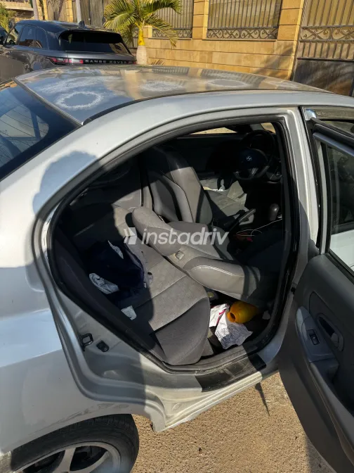 هيونداي افانتي 2005 أبيض مستعملة للبيع - 5