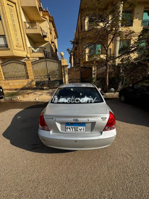 هيونداي افانتي 2005 أبيض مستعملة للبيع - 6